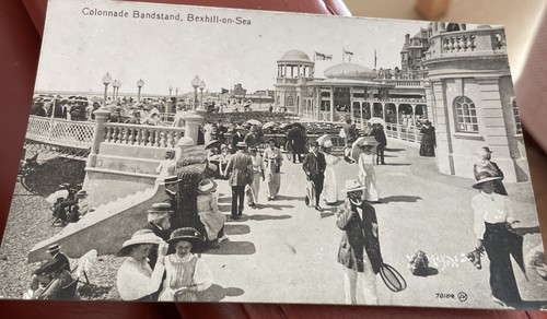 Colonnade bandstand - colonnade,